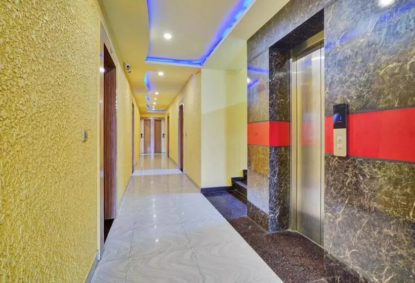 ホテル Super Collection O Kushal Nagar Near Ksrtc Bus Stand Formerly Rr Residency