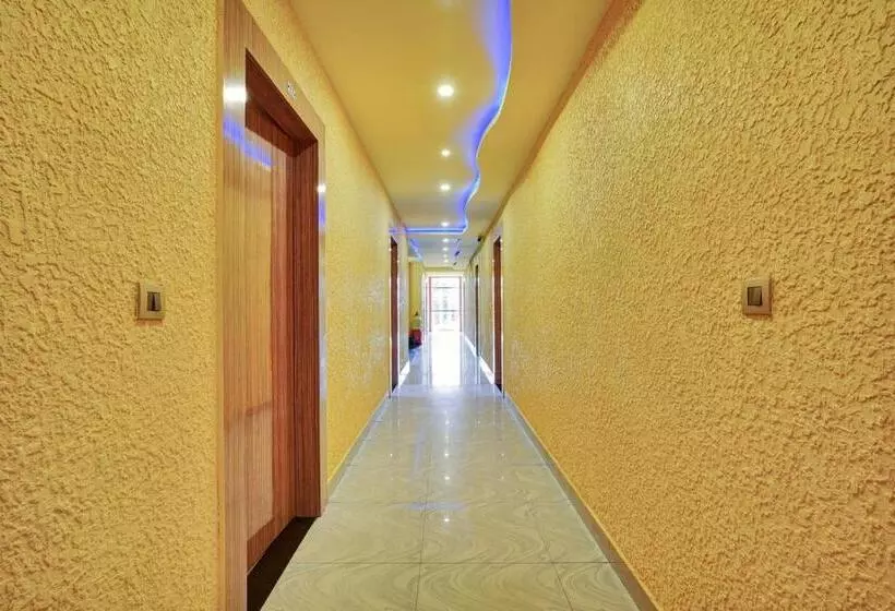 ホテル Super Collection O Kushal Nagar Near Ksrtc Bus Stand Formerly Rr Residency