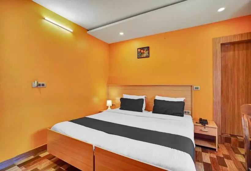 ホテル Super Collection O Kushal Nagar Near Ksrtc Bus Stand Formerly Rr Residency