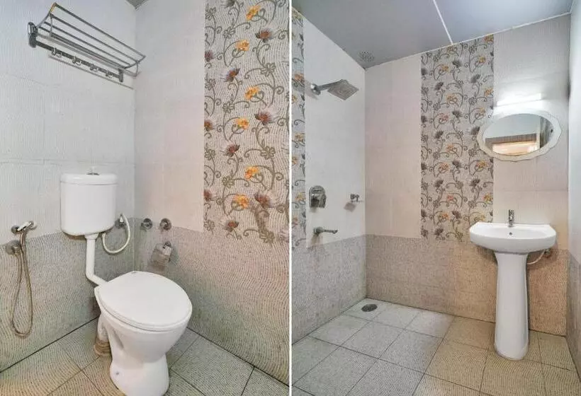 ホテル Super Collection O Kushal Nagar Near Ksrtc Bus Stand Formerly Rr Residency