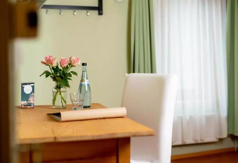 Josis Klause Café Pension