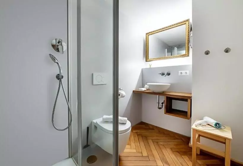 Josis Klause Café Pension