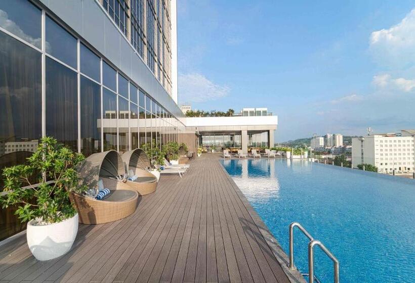 Oakwood Hotel & Apartments Grand Batam