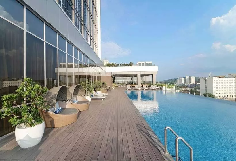 Oakwood Hotel & Apartments Grand Batam