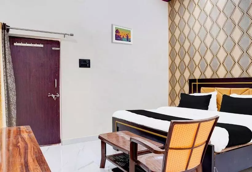 Oyo Hotel Balancing Rock