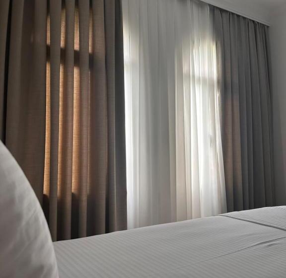 Riviera Hotel City Center