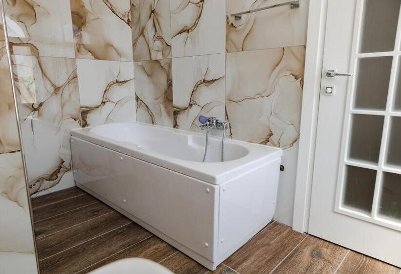 Riviera Hotel City Center