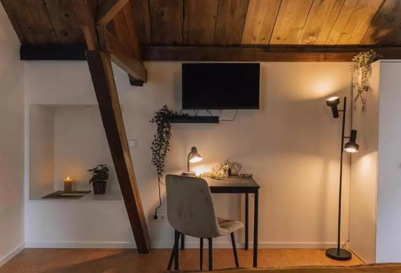 ベッドアンドブレックファースト Le Petit Hotel   Zunne