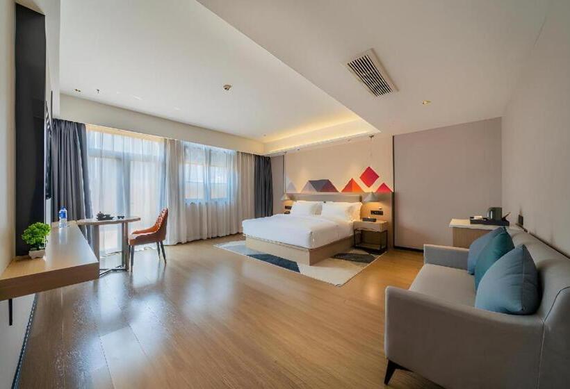 Borrman Hotel Chongqing Auto Expo Sanya Bay Light Rail Station