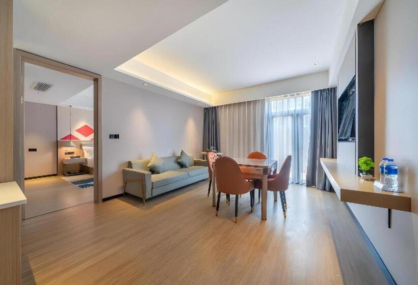 Borrman Hotel Chongqing Auto Expo Sanya Bay Light Rail Station