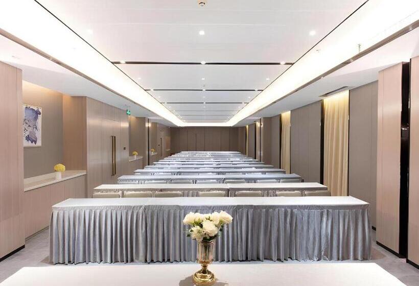 Echarm Hotel Hechi Yizhou Municipal Center Plaza