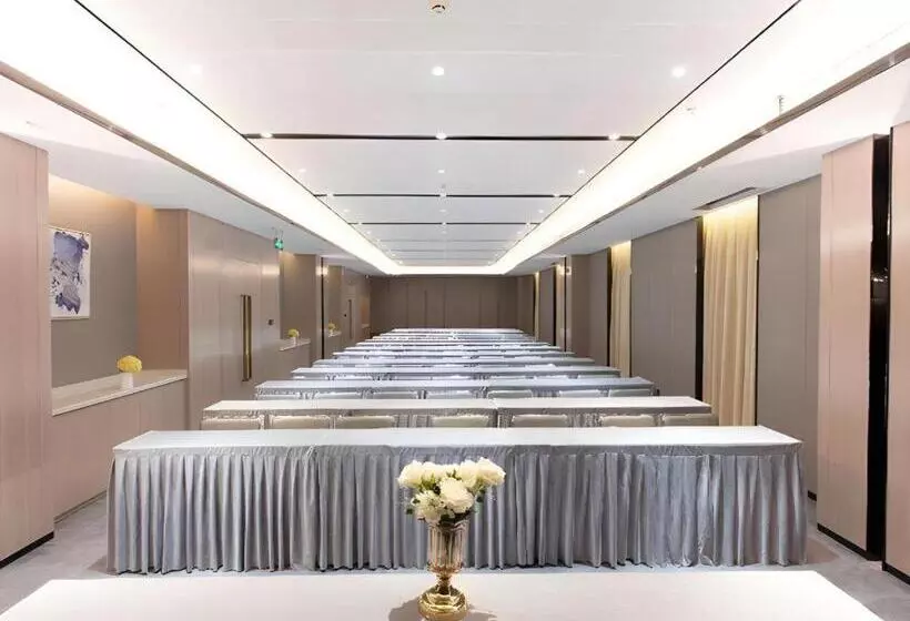 Echarm Hotel Hechi Yizhou Municipal Center Plaza