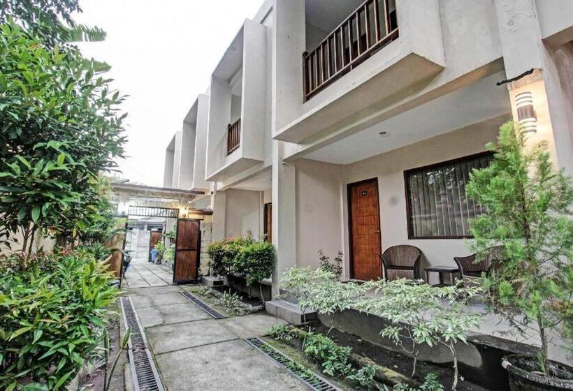 호텔 Capital O 91696 Kimara Homestay & Resto