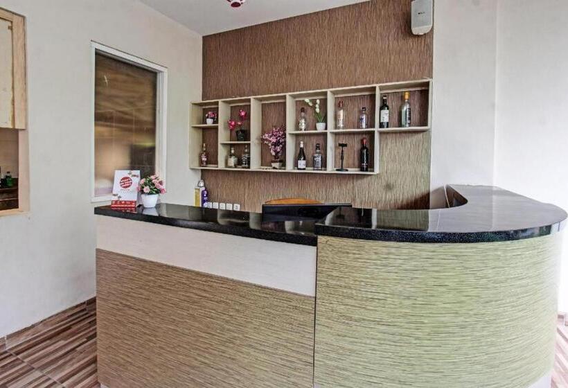 호텔 Capital O 91696 Kimara Homestay & Resto