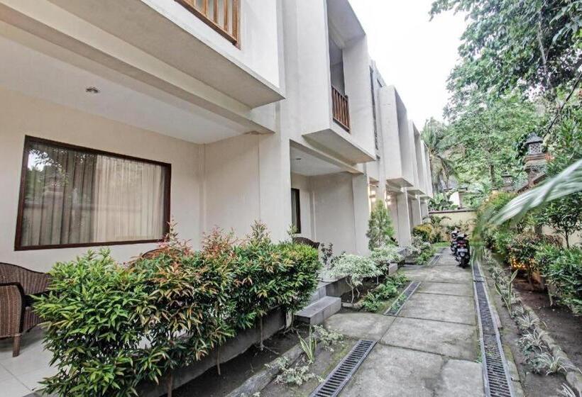 호텔 Capital O 91696 Kimara Homestay & Resto