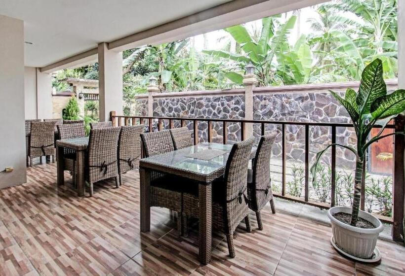 호텔 Capital O 91696 Kimara Homestay & Resto