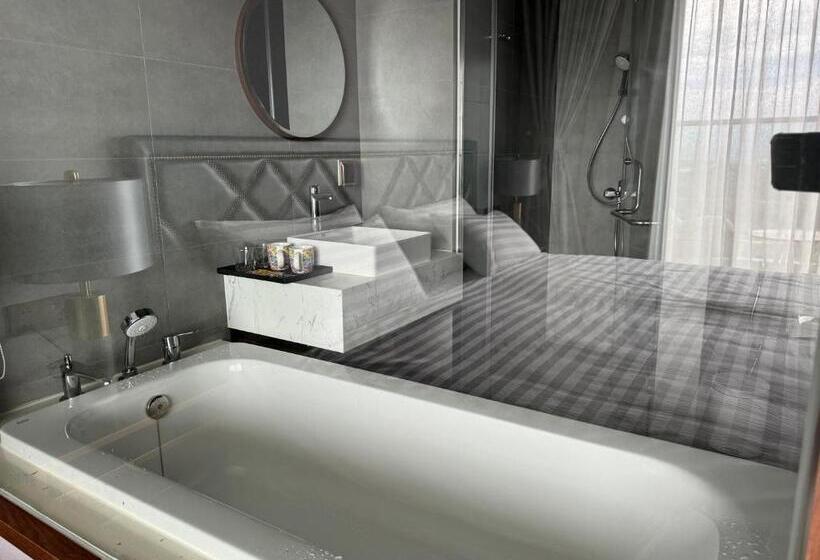 هتل Khách Sạn The Arena Nha Trang