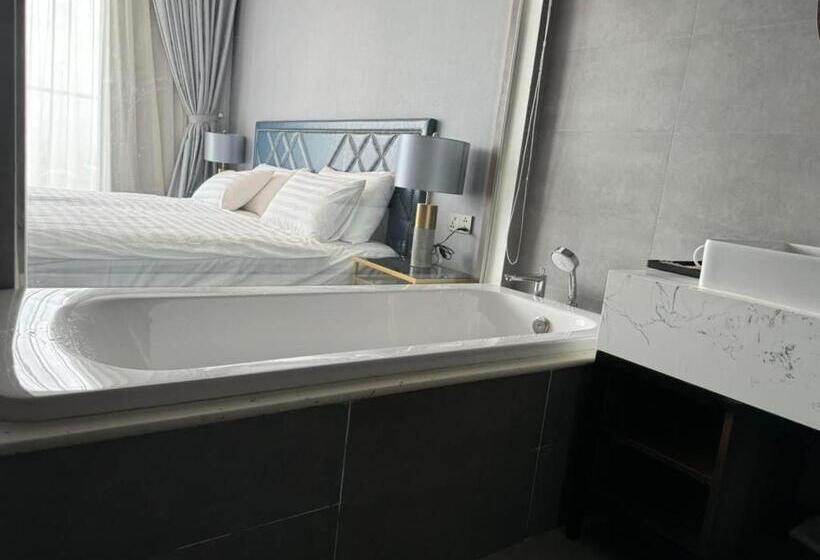 هتل Khách Sạn The Arena Nha Trang