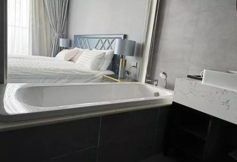 هتل Khách Sạn The Arena Nha Trang