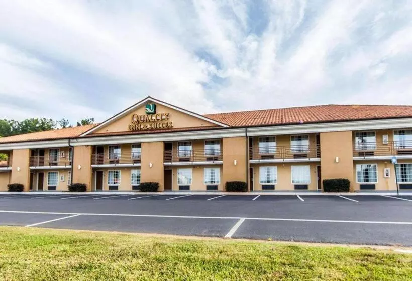 ホテル Quality Inn & Suites