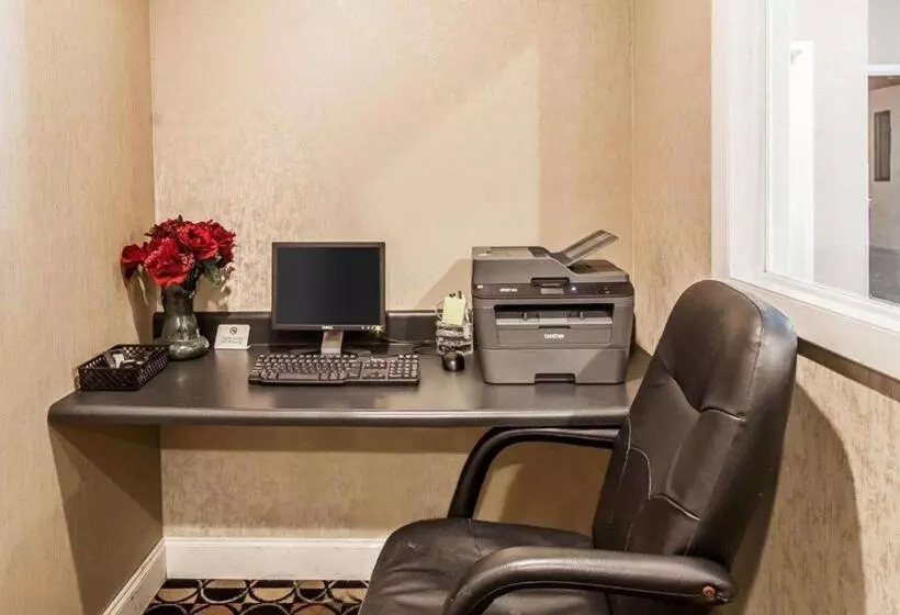 ホテル Quality Inn & Suites