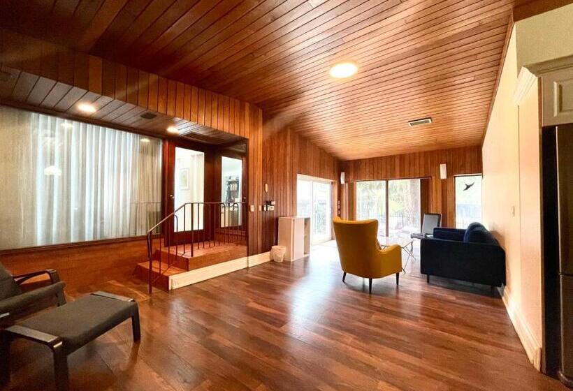 Panzió Vihome 368 Quiet House Near Bayview Village And Subway