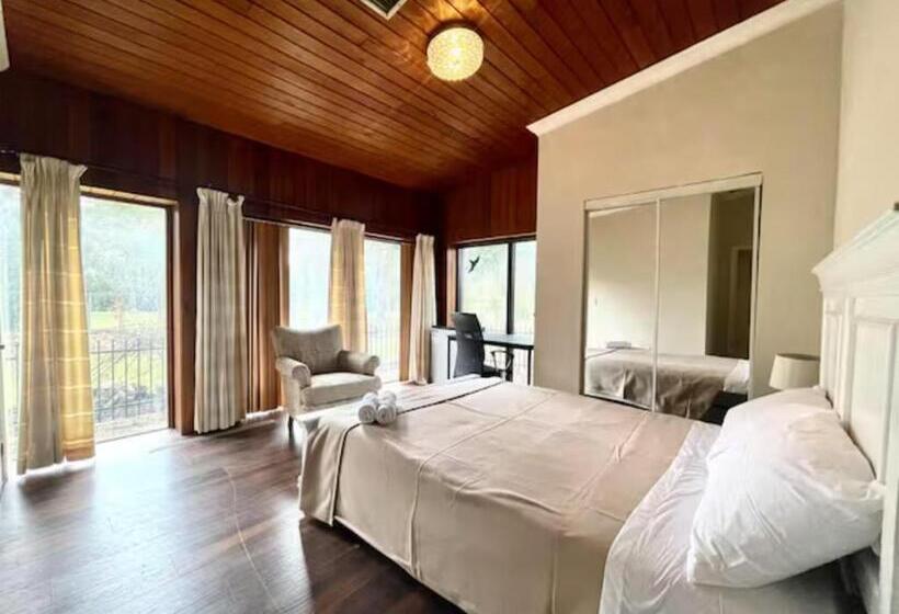 Panzió Vihome 368 Quiet House Near Bayview Village And Subway