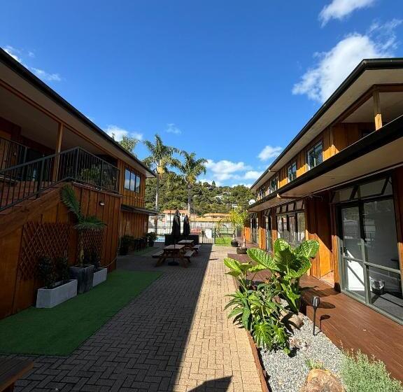 הוסטל Palm Tree Lodge & Backpackers