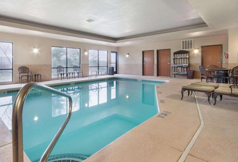 فندق Mainstay Suites