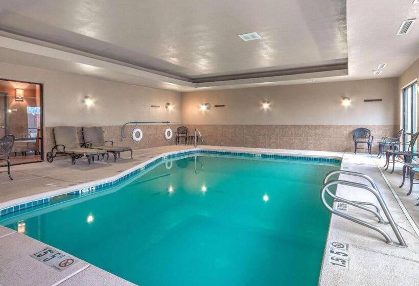 فندق Mainstay Suites