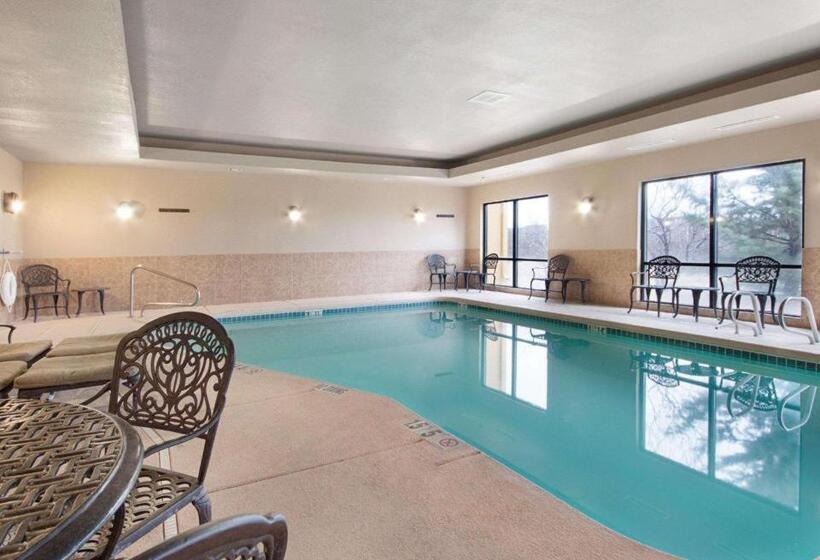 فندق Mainstay Suites