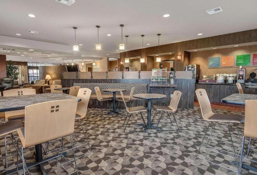 فندق Mainstay Suites