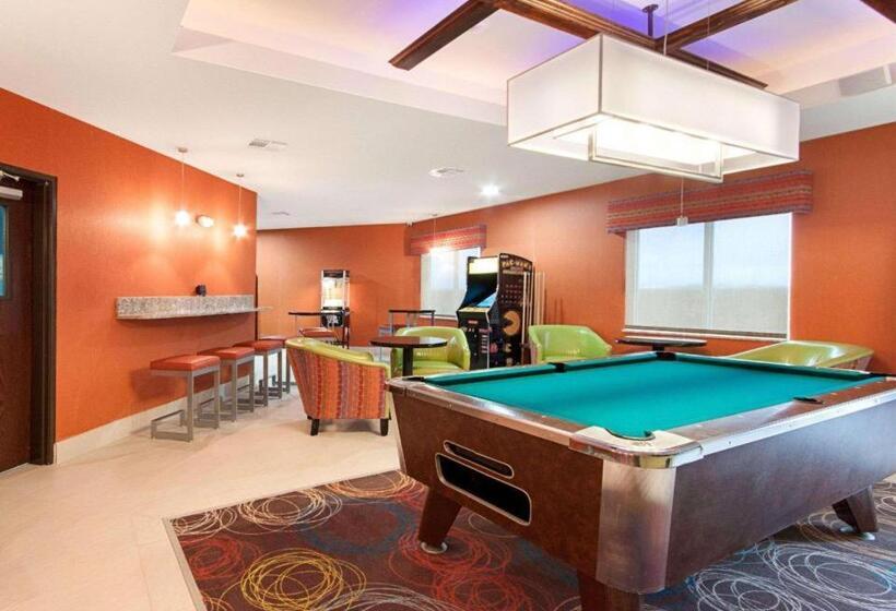 فندق Mainstay Suites