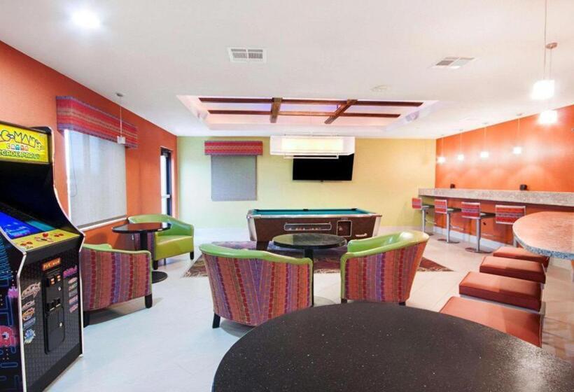 فندق Mainstay Suites