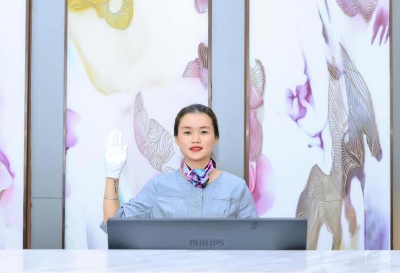 Lavande Hotel Maoming High Speed Railway Station Xinfu Road