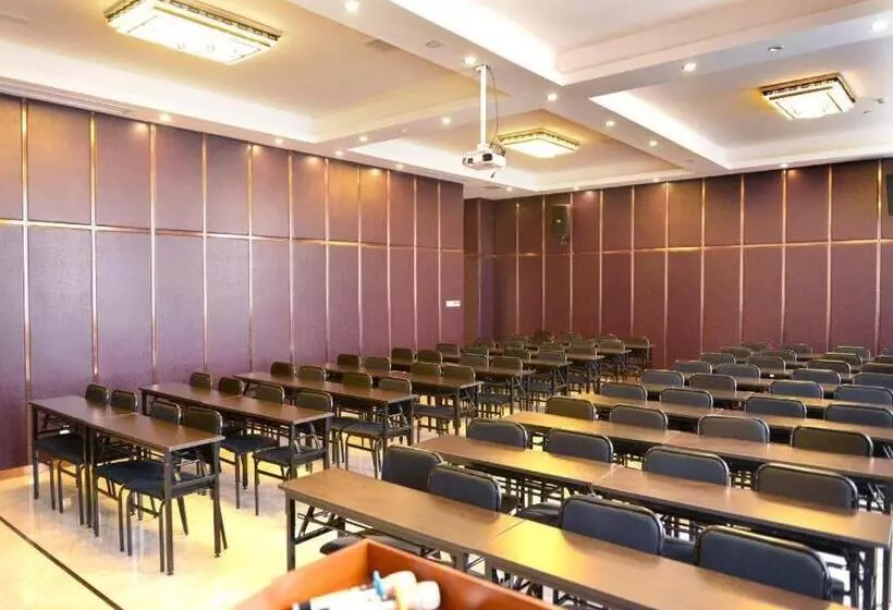 Lavande Hotel·yichun Wanda, High Speed Railway Station