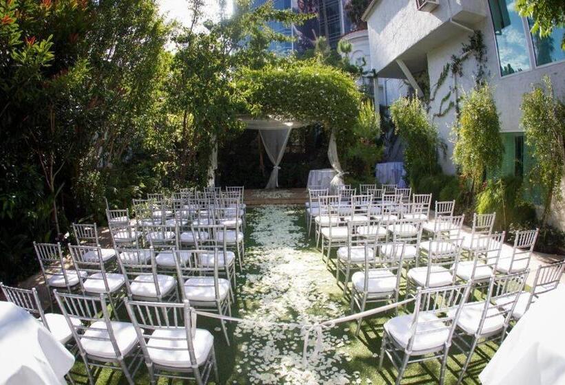 Sunset Marquis Hotel & Villas