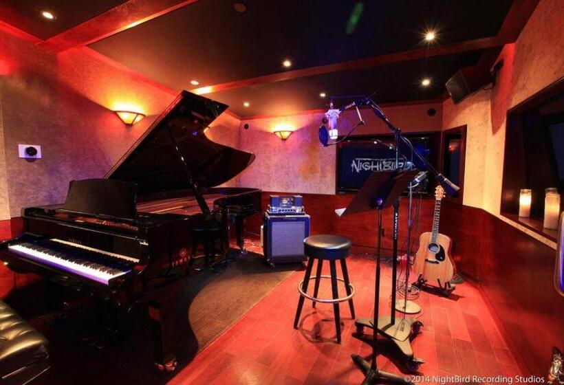 Sunset Marquis Hotel & Villas