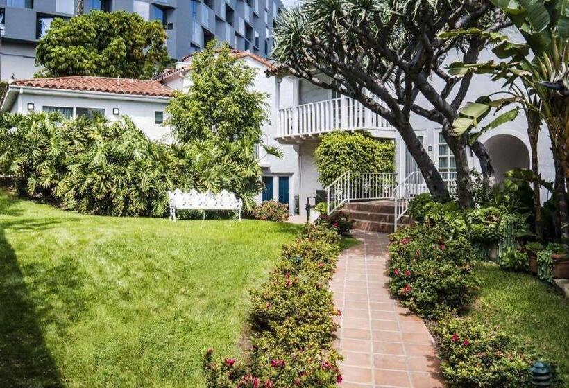 Sunset Marquis Hotel & Villas