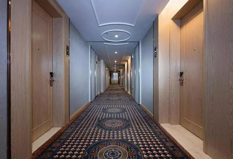 Vienna Hotel Jiangsu Zhangjiagang Passenger Terminal Station