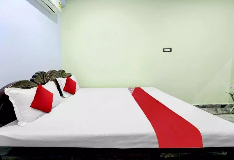 Hotelli Oyo Flagship Laxmi Marriage Hall Restaurant And Guest House