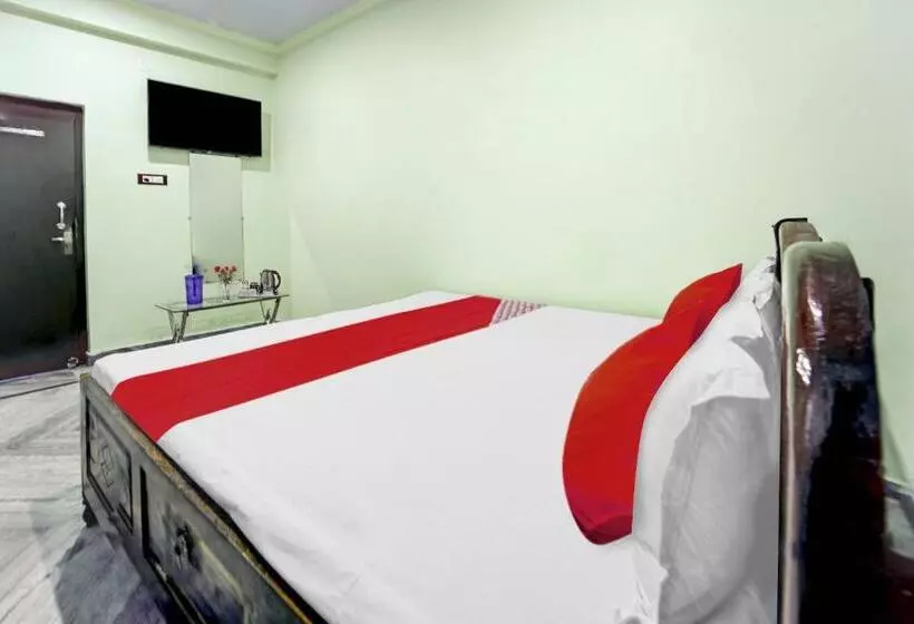 Hotelli Oyo Flagship Laxmi Marriage Hall Restaurant And Guest House