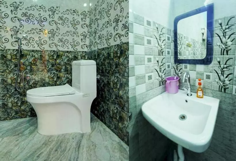 Hotelli Oyo Flagship Laxmi Marriage Hall Restaurant And Guest House