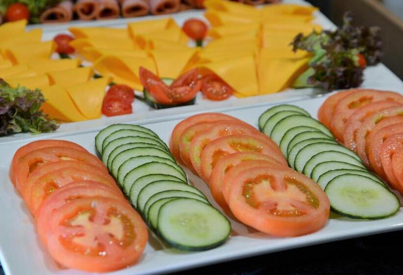 Отель Road Lodge Rivonia