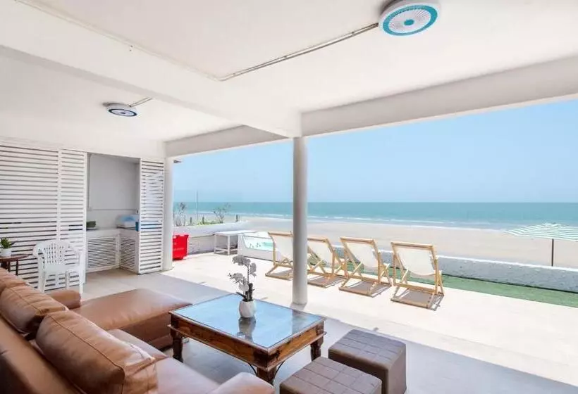 Hotelli Theskycozy Beachfront