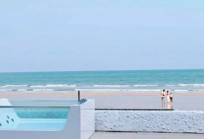 Hotelli Theskycozy Beachfront