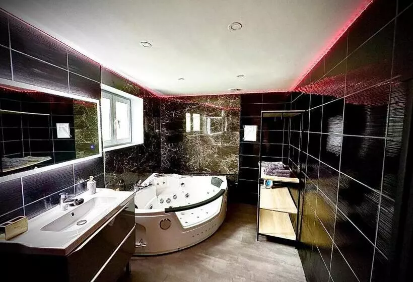 پانسیون Le Petit Nid Douillet Spa Balneo