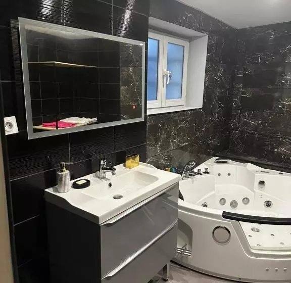 پانسیون Le Petit Nid Douillet Spa Balneo