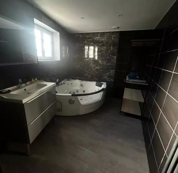 پانسیون Le Petit Nid Douillet Spa Balneo