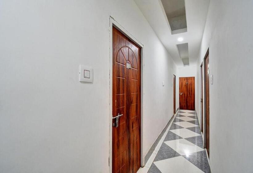 Super Hotel O Royal Empire